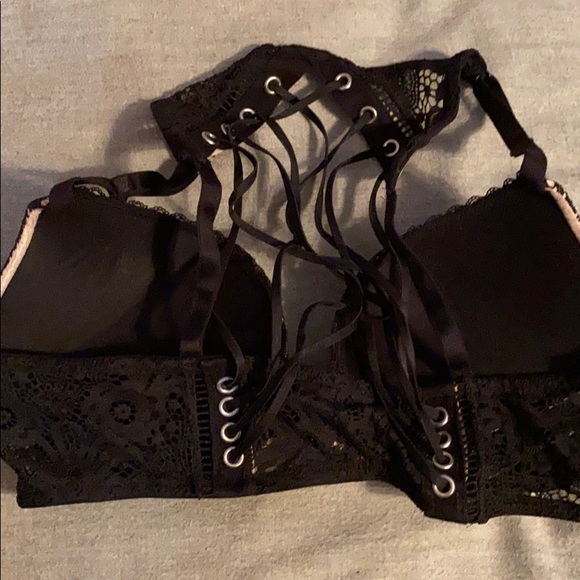 Super cute bra from Victoria sweater - Picture 6 of 6